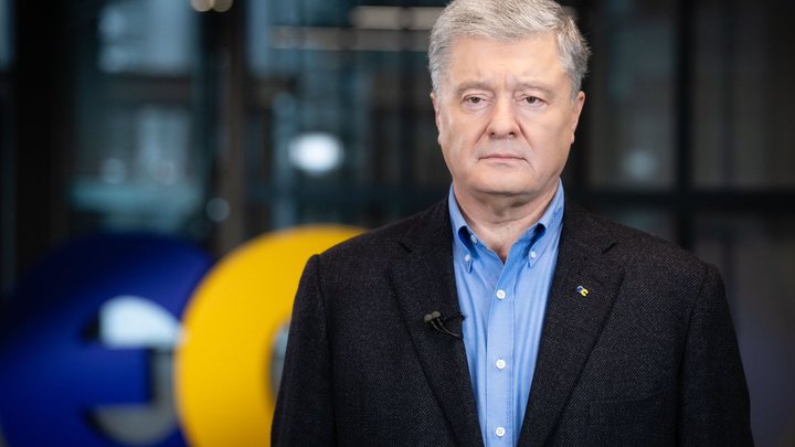 Порошенко пытается сбежать из Украины: Таможенники не знают, что делать