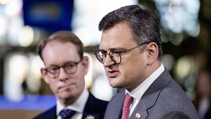 Кулеба заявил о готовности украинцев воевать с Россией годами. Но есть нюанс