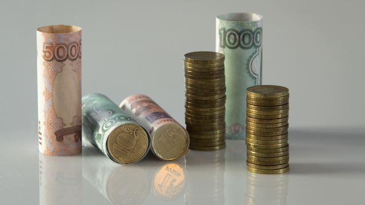 Русским помогут деньгами: Выплаты в 10 360 рублей уже начали перечислять на карты