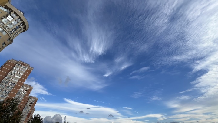 Горожан напугал громкий хлопок в небе над Краснодаром