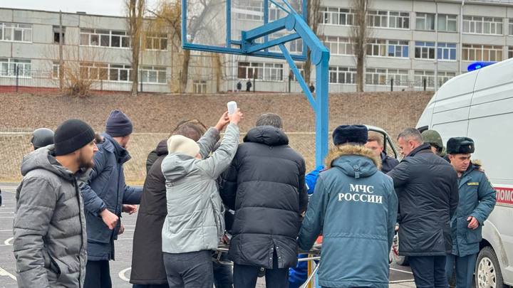 Помогите! В сеть попали кадры раненых в Белгороде детей, которые гуляли на стадионе