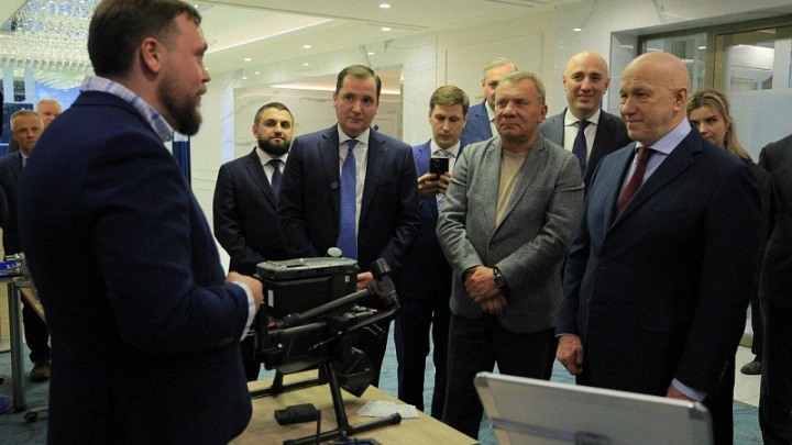 Юрий Трутнев ознакомился с передовыми достижениями Поморья в сфере IT и промышленности