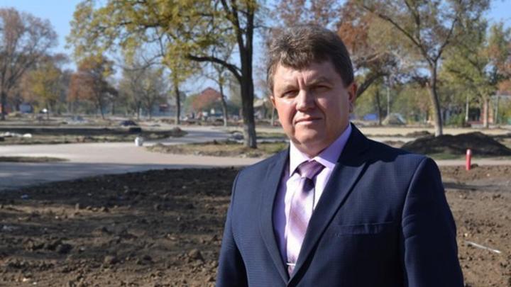 Суд вынес приговор бывшему главе Сальска за махинации с землёй. Действующий встал в очередь
