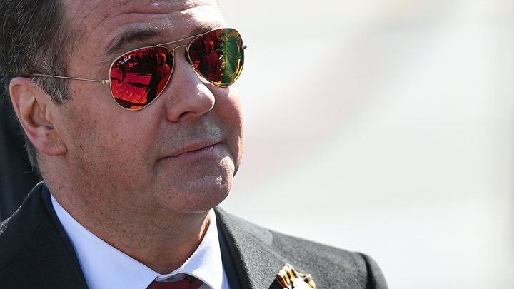 Медведев дал совет арестованному Дурову: Отечество, как и времена, не выбирают