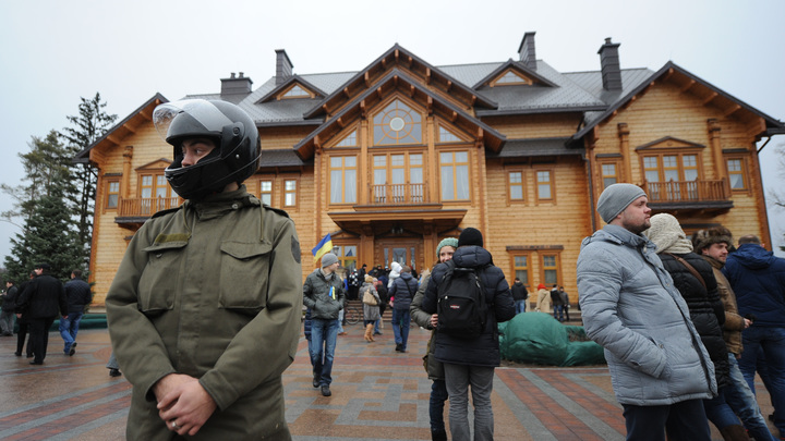 Украинцы организовали в резиденции Януковича фабрику подделок