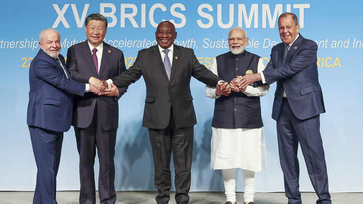 Неожиданный поворот. Санкции Запада против России только сближают страны БРИКС - CNBC