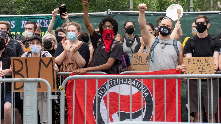 BLM не пройдёт: В США белые взялись за автоматы