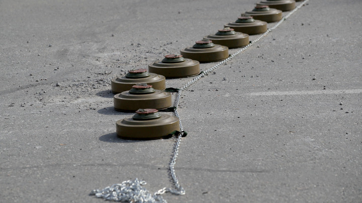 Украинские боевики используют подлые мины в Харьковской области — РИА Новости