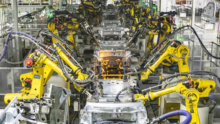 Завоз мигрантов в Россию - путь в никуда. Решение лежит на поверхности