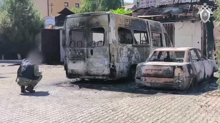 Погибший во время теракта в Махачкале полицейский отказался укрыться у местных жителей