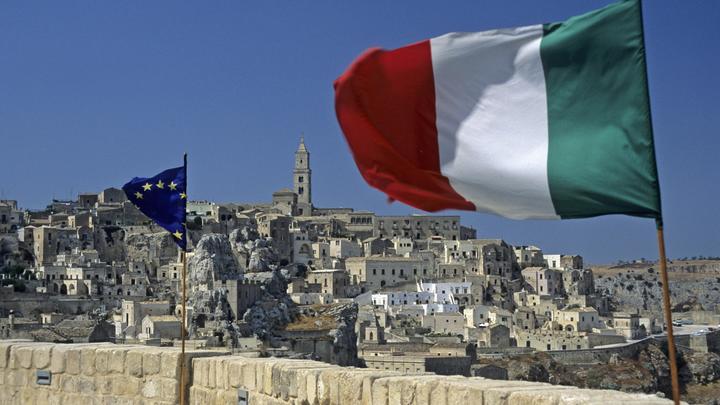 Италии светит альтернативный альянс: Эксперты о подоплеке кризиса в Риме