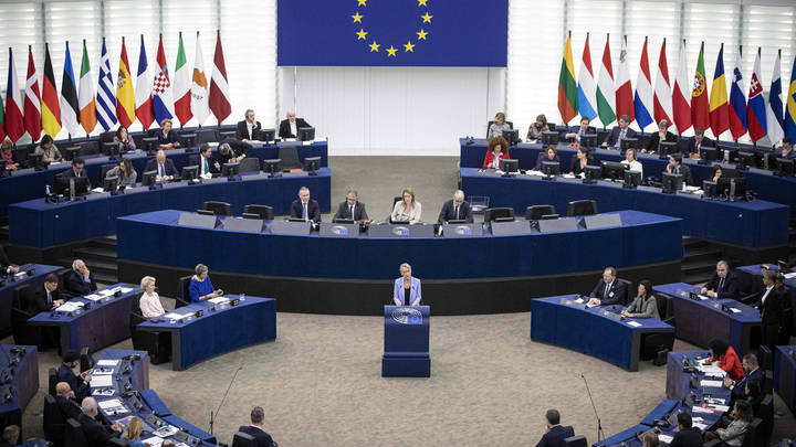 Европарламент призвал поставить Украине военные самолёты