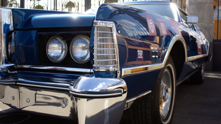 В Новосибирске выставили на продажу раритетный Lincoln Continental за 1,6 млн рублей