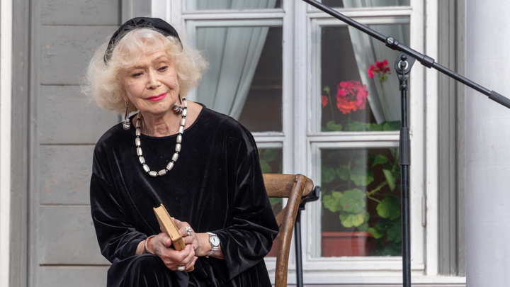 Лежу в больнице. Заболевшая ковидом Немоляева рассказала о самочувствии