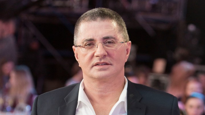 Опасна ли прививка для больных ковидом? Доктор Мясников предупредил: Добавит лихорадки