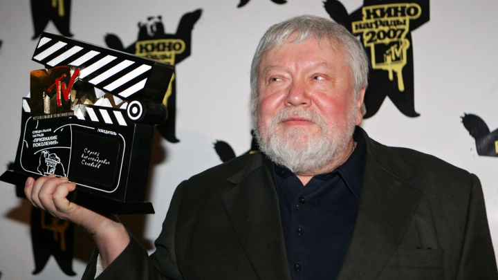 Семейные ценности Друбич-Соловьёвых: Ругать Россию, но с удовольствием брать её деньги