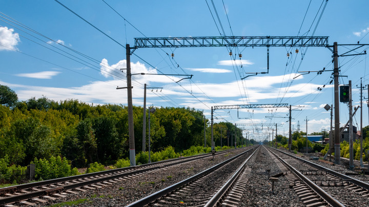 Опять незаконное вмешательство посторонних: В Самарской области сообщили подробности приостановки поездов