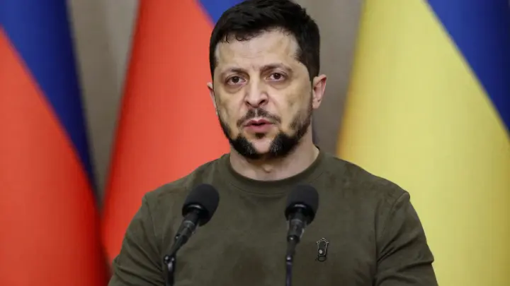 El Pais: разочарование в Зеленском раскололо Украину