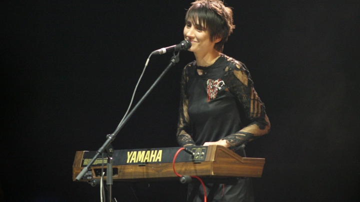 Просчитан план возвращения Земфиры* и Чулпан Хаматовой в Россию