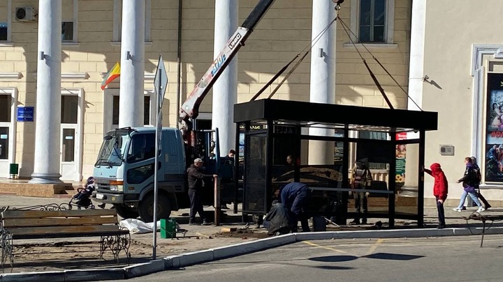 Новую умную остановку установили возле КДЦ Родина в Чите
