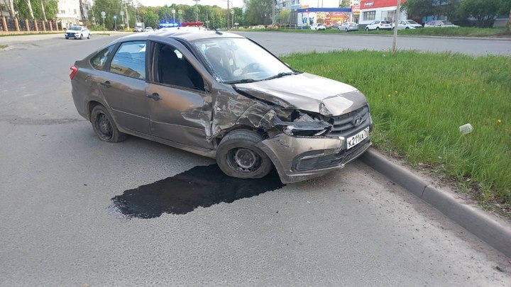 В Тольятти нетрезвый водитель влетел в световую опору