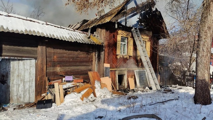 В Челябинской области хозяин деревянного дома погиб из-за растопки печи