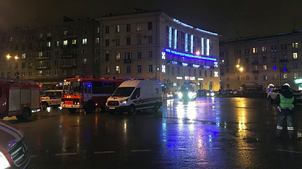 По 300 тысяч рублей Смольный выплатит всем пострадавшим при теракте По 300 тысяч рублей Смольный выплатит всем пострадавшим при теракте