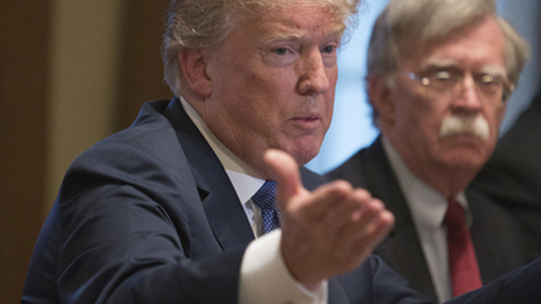 Трамп постарается деньгами заставить Россию предать Сирию - эксперт Трамп постарается деньгами заставить Россию предать Сирию - эксперт