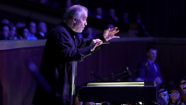 Зачем охрана пролистывала блокноты? CNN создаёт интригу вокруг китайского концерта Гергиева