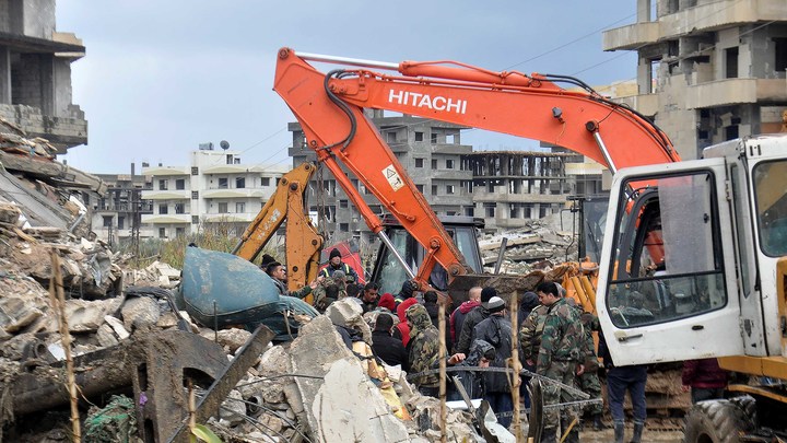 При землетрясении в Турции погибли 2 921 человек