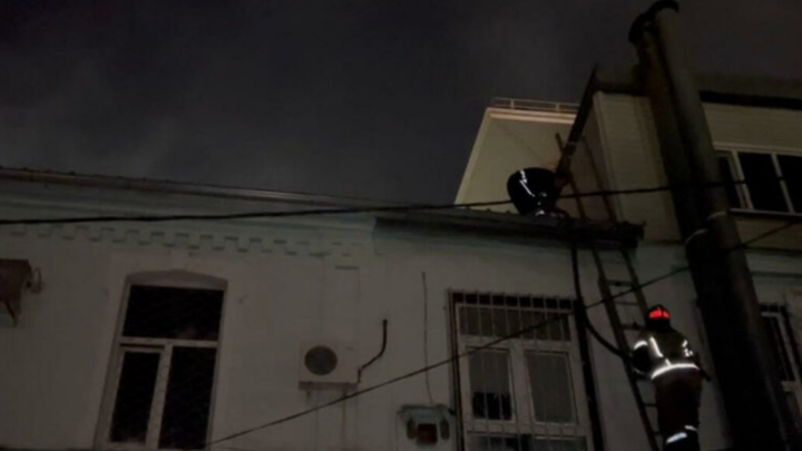 После пожара в центре Краснодара двух погорельцев разместили в гостинице