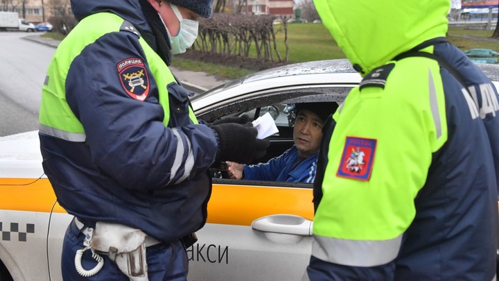 В Екатеринбурге полиция устроила облаву на таксистов