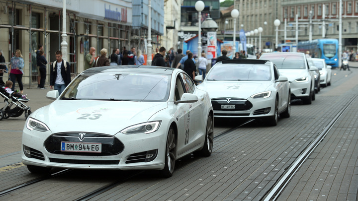 Tesla объявит распродажу автомобилей после открытия завода в Китае