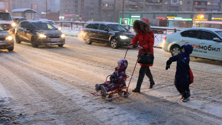 К Новому году семьи с детьми опять получат по 10 тысяч рублей?
