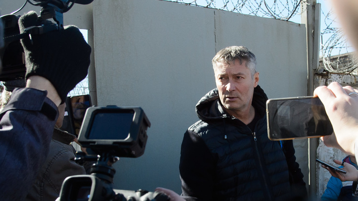 Суд обязал экс-мэра Екатеринбурга Ройзмана* заплатить полиции полмиллиона за работу на митинге