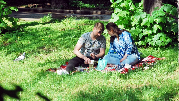 Врач предупредила, кому стоит быть осторожнее с солнцем