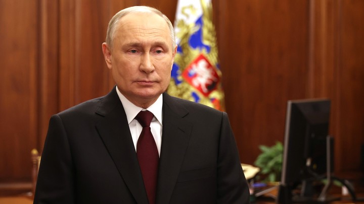 В Кремле доходчиво объяснили, почему Путин не сожалеет о помиловании Ходорковского