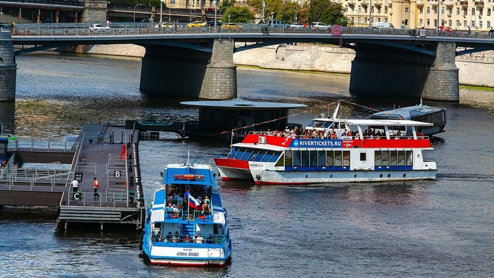 Топ-менеджер Мосбиржи выпал из катера на Москве-реке и погиб