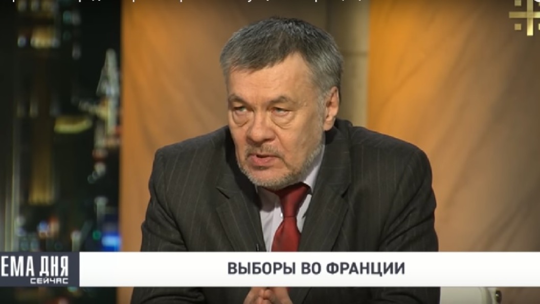 Мартынов: Теракт в Париже может заставить французов отвернуться от ставленника Олланда Макрона Мартынов: Теракт в Париже может заставить французов отвернуться от ставленника Олланда Макрона