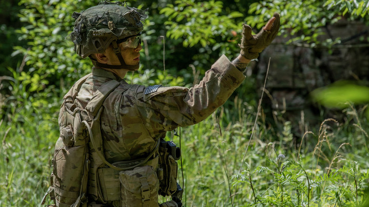 Нашедших просят вернуть: Польская армия потеряла у границы с Белоруссией кусок ракеты