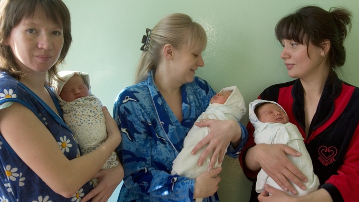 Роддома Челябинской области будут принимать беременных только с результатом теста на коронавирус