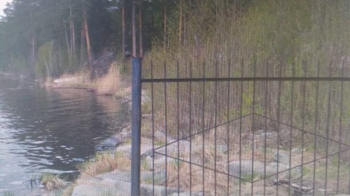 В Челябинской области сносят заборы вокруг озера Тургояк