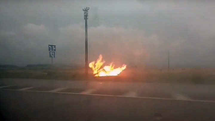 Молния лишила газа два поселка в Челябинской области [Видео]