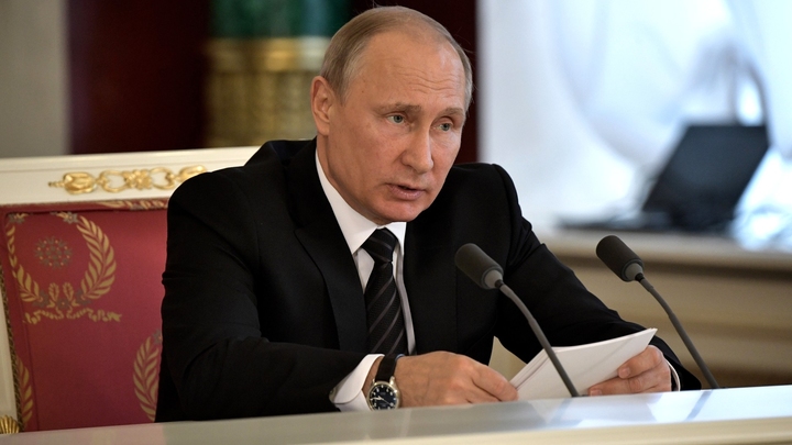 Владимир Путин отметил искренность и талант Натальи Варлей