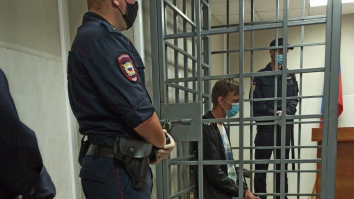 Жителя Башкирии, убившего жену на глазах у детей в Челябинской области, отправили в СИЗО