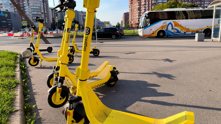 В Петербурге депутаты предложили принудительно страховать электросамокатчиков