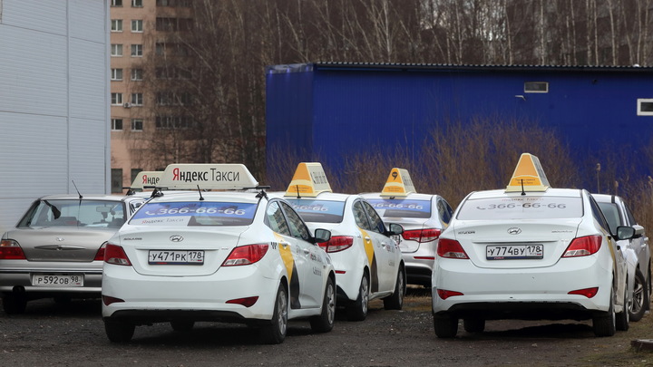 Новосибирский таксист ранил ножом пассажира из-за стоимости проезда