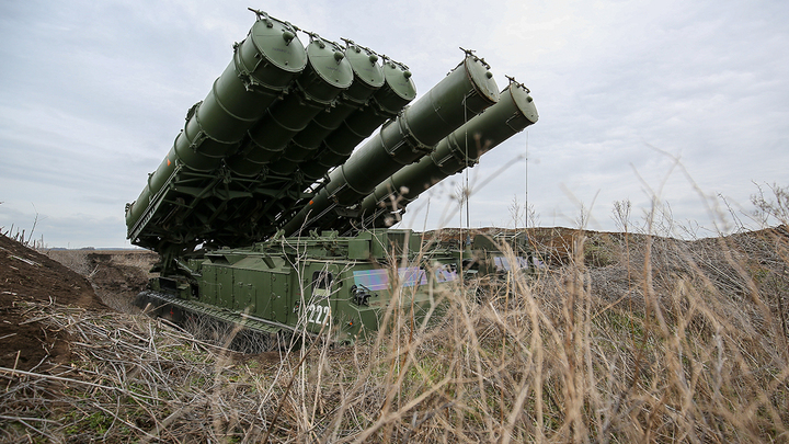 С-300В4, С-500, Небо-М: Крикам США об уничтожении систем ПВО РФ противопоставили целый арсенал