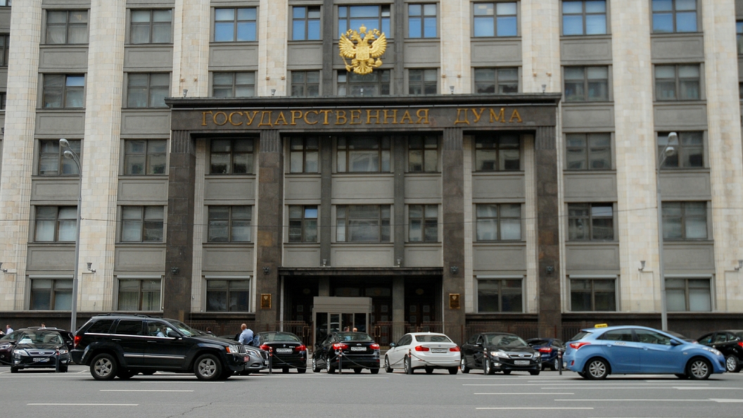 Депутат предложил остановить снос советских памятников за рубежом Депутат предложил остановить снос советских памятников за рубежом