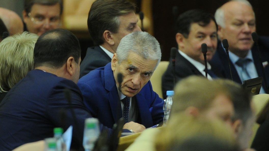 Онищенко раскритиковал власти за олимпийское спокойствие по поводу спиннеров Онищенко раскритиковал власти за олимпийское спокойствие по поводу спиннеров